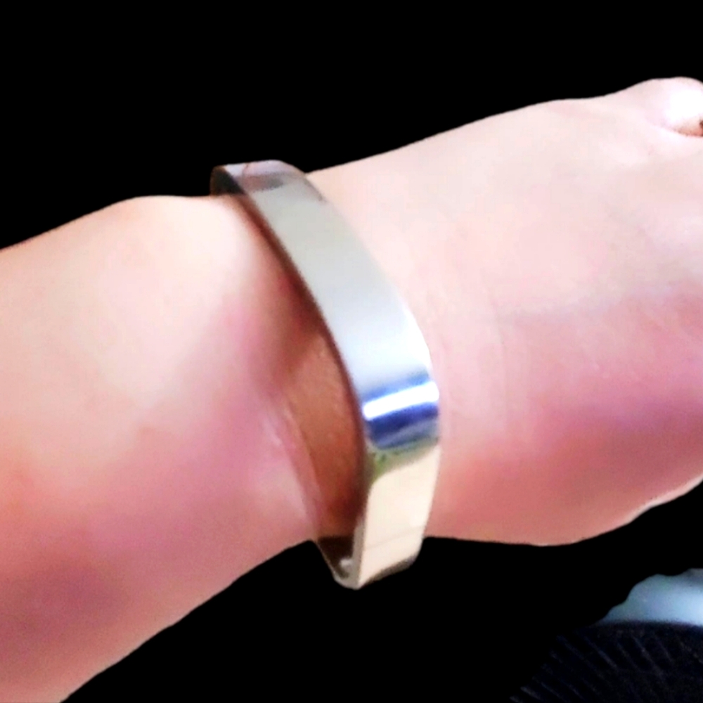 Vtg. Hinged Bangle Bracelet